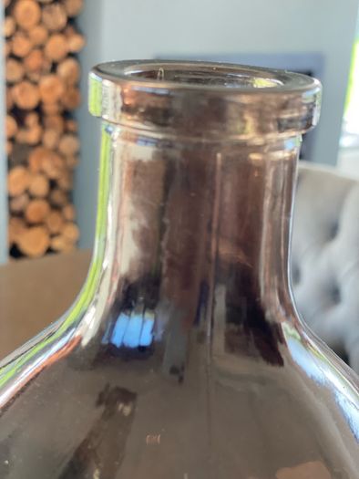 Glass bottle