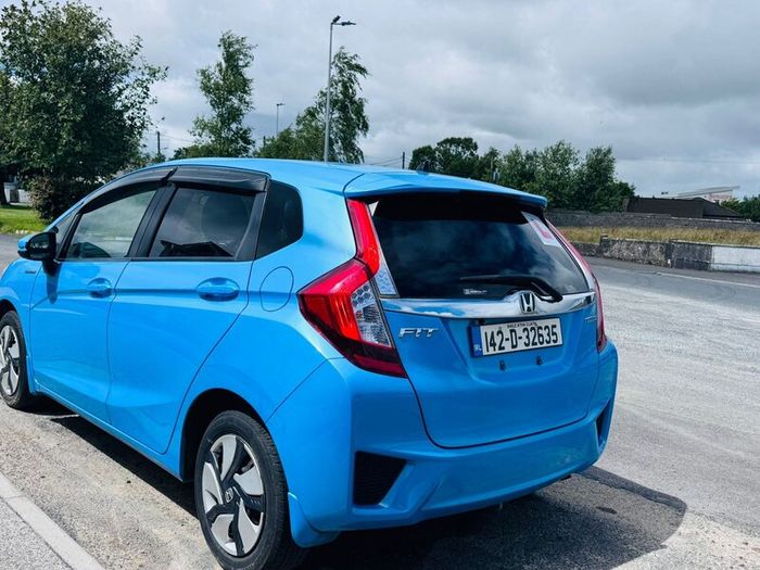 Honda fit hybrid