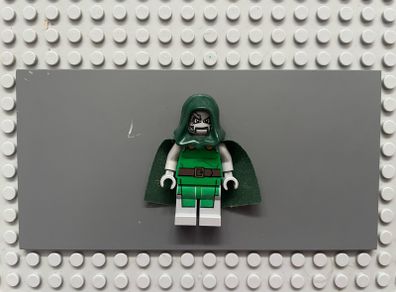 lego super heroes sh0052 Dr. Doom minifigure