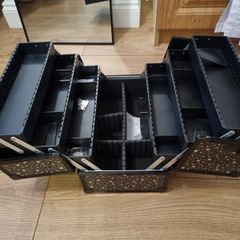 Makeup box