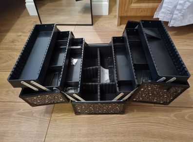 Makeup box