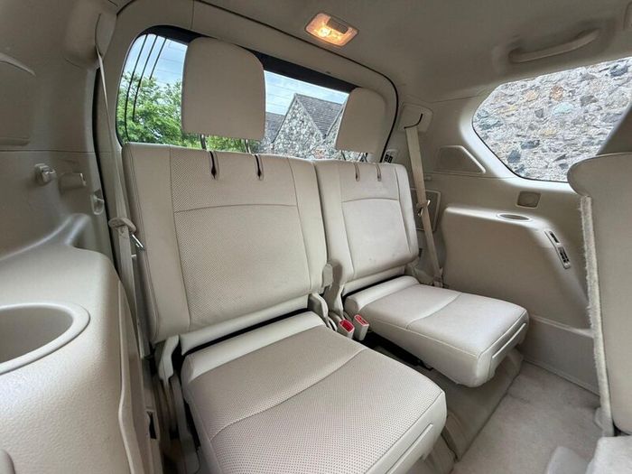 Toyota Landcrusier Invincible 7 Seats