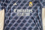 Real Madrid jersey size M