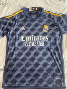 Real Madrid jersey size M