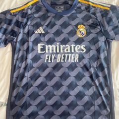 Real Madrid jersey size M