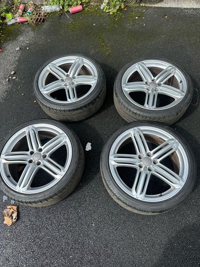 Genuine Audi Peelers 20" (Near new tires)