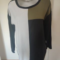 Laura scott sweatshirt size UK18 EU46 Postage included