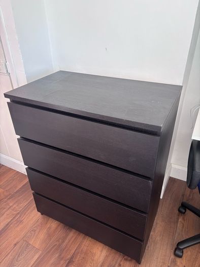 Chest of drawer