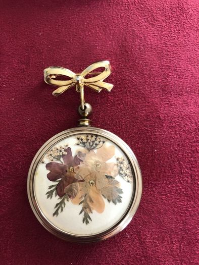 brooch