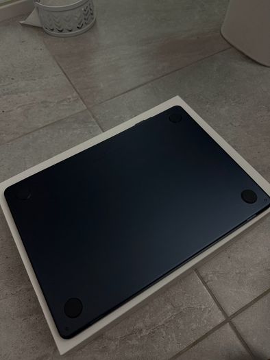 macbook air m2 midnight (2022)