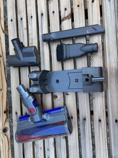 Dyson V6