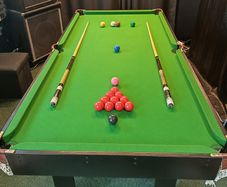 6ft x 3ft Custom-Built Snooker / Pool Table - Cues, Balls & Accessories