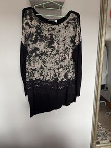 Mint Velvet top