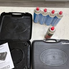 2 x Portable gas stoves with gas canisters