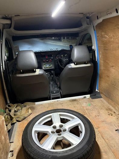 Volkswagen Caddy 2011