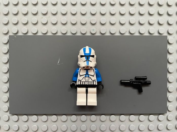 lego Star Wars sw0445 Clone Trooper, 501st Legion (Phase 2) minifigure- Blue Arms, Large Eyes