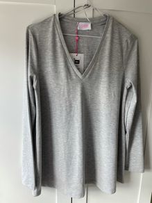 Brand new savida grey maternity v neck top size 10/eur 38