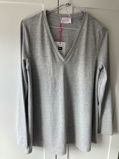Brand new savida grey maternity v neck top size 10/eur 38