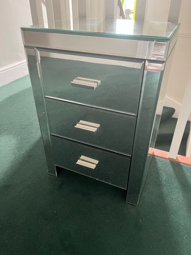 Mirrored locker 3 drawer