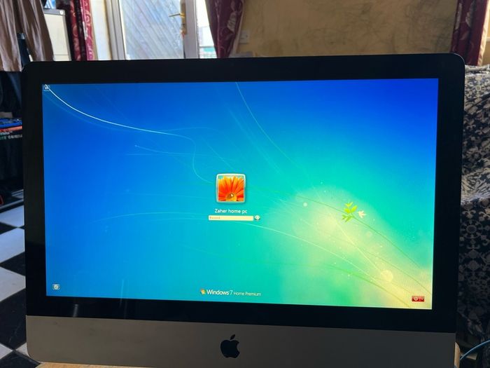iMac 21.5" 2009 Model 4GB Ram & 500gb HDD ( pls Read Discerption first)