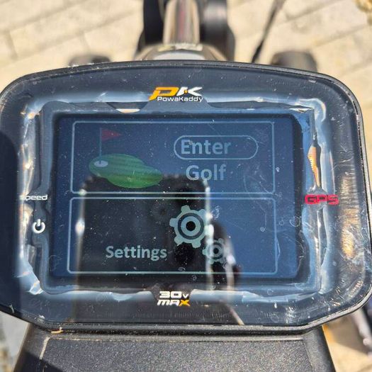 Powakaddy FX7 GPS trolley