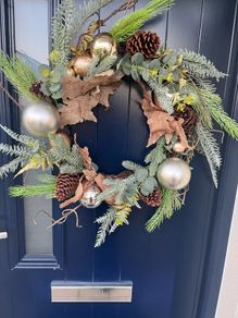 Ez Living Christmas Wreath like new