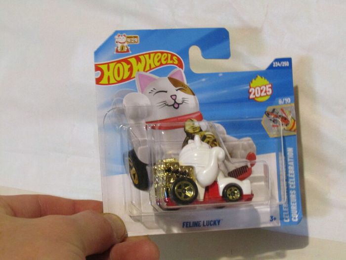 Hot Wheels Feline Lucky Cat Diecast Car Brand New Sealed