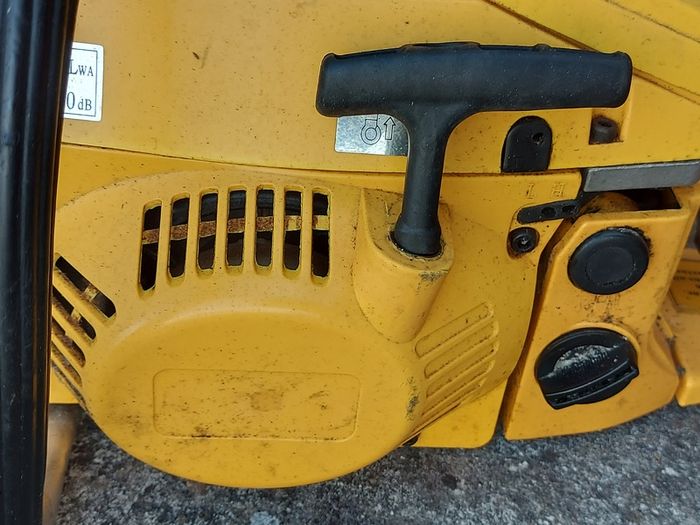 Petrol Chainsaw in like new condition,  Blade & motor, See Pictures