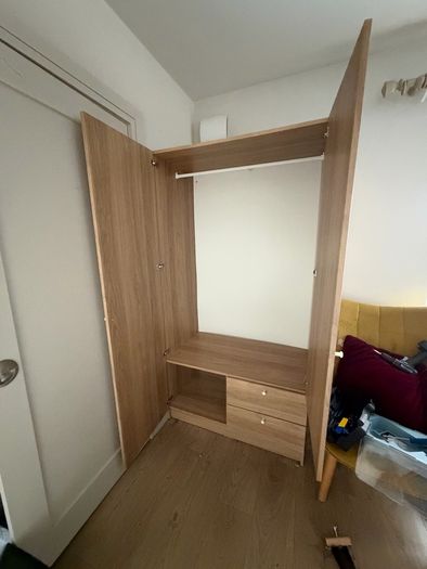 Wardrobe with 2 doors and 2 drawers