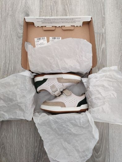 Clarks fawn hero toddler shoes size 4G