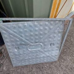 Manhole cover