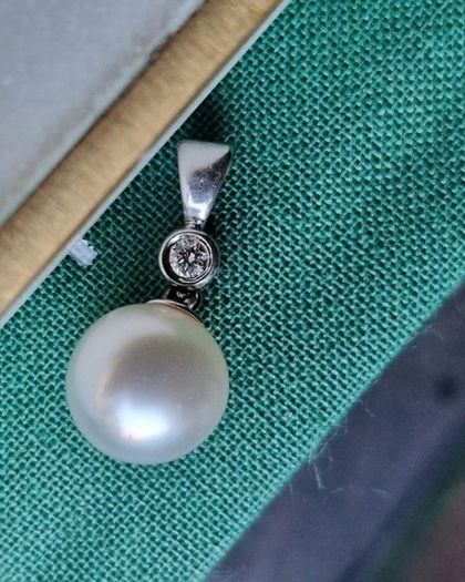 Pendant, Diamond & Pearl