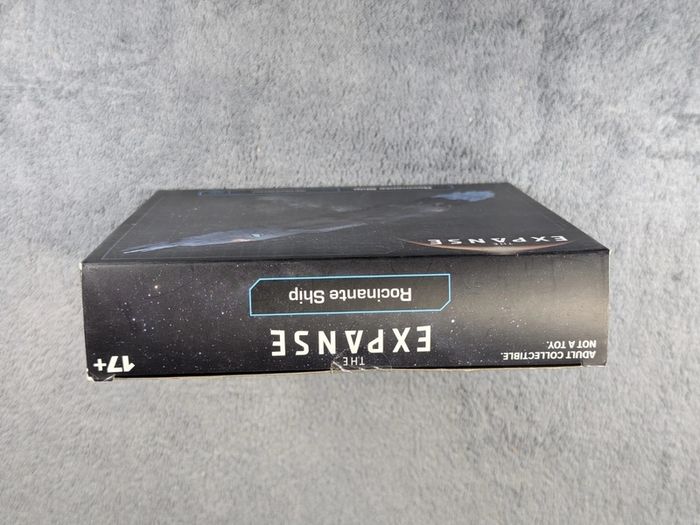 The Exspance Rocinante spacecraft 8 inch replica plus The Exspance Rocinante spacecraft Diorama box lootcrate