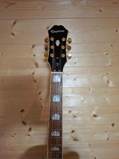 Epiphone EJ-200SCE Electro Acoustic Vintage Natural + Hard Case