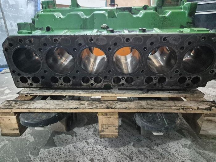 John Deere engine block