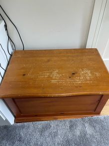 free toy / storage box