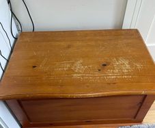 free toy / storage box