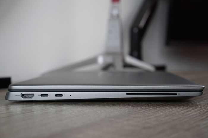 Dell Latitude 7450 14" | Core Ultra 7 165U | 32GB LPDDR5x | 512GB
