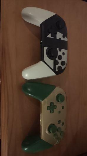 Nintendo switch controllers