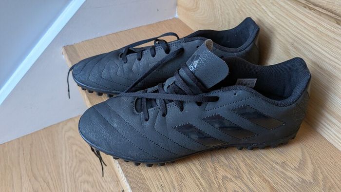 Adidas soccer boots astro Size 9.5 UK