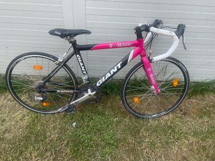 Giant racer bike