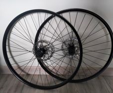 Mountain bike wheels 12 speed.