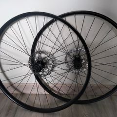 Mountain bike wheels 12 speed.