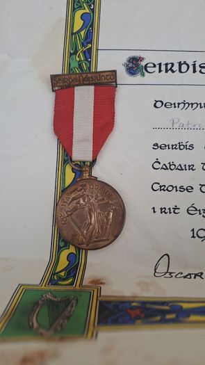 Irish Red Cross Emergency Service Medal and Certificate 1939-1946