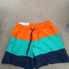 New.men's swimming shorts .size M