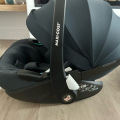 Maxi-Cosi Pebble Pro 360 with rotation isofix base