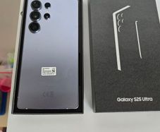 Samsung S25 Ultra 256gb Ice Blue Grade A Samsung Warranty 5 battery cycles Boxed.