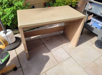 desk 59cm w, 111cm L, 78cm h