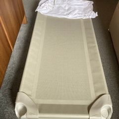 2x wesco stackable bed + bedsheet