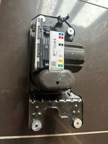 bmw x5 g05  air suspension pump and air tank